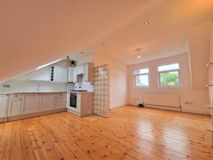 1 Bedroom Flat To Rent In Newick Road, London, E5