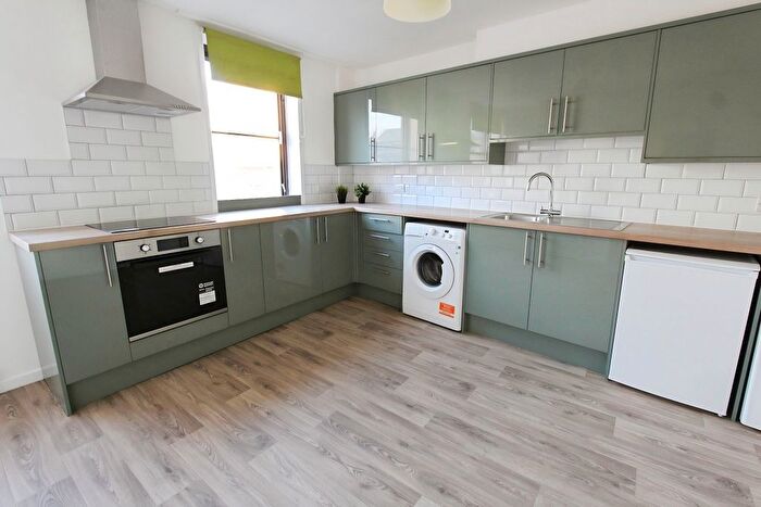 2 Bedroom Flat To Rent In Lauriston Place, Edinburgh, EH3