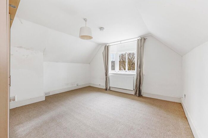4 Bedroom Detached House For Sale In Spencer Road, Chiswick, London, W4