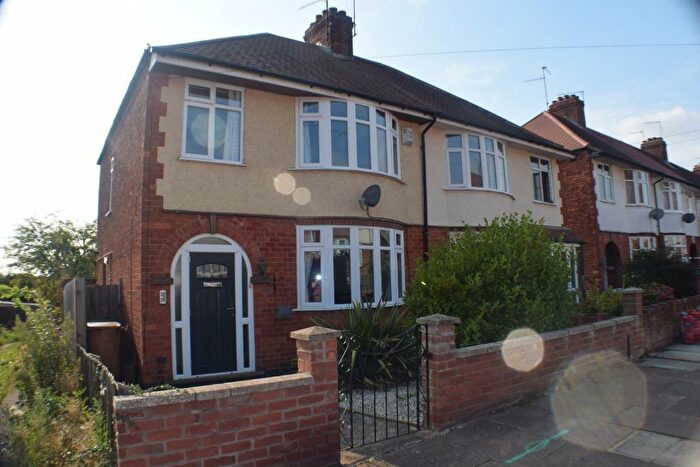 3 Bedroom Semi-Detached House To Rent In Bembridge Drive, Kingsthorpe, Northampton, NN2