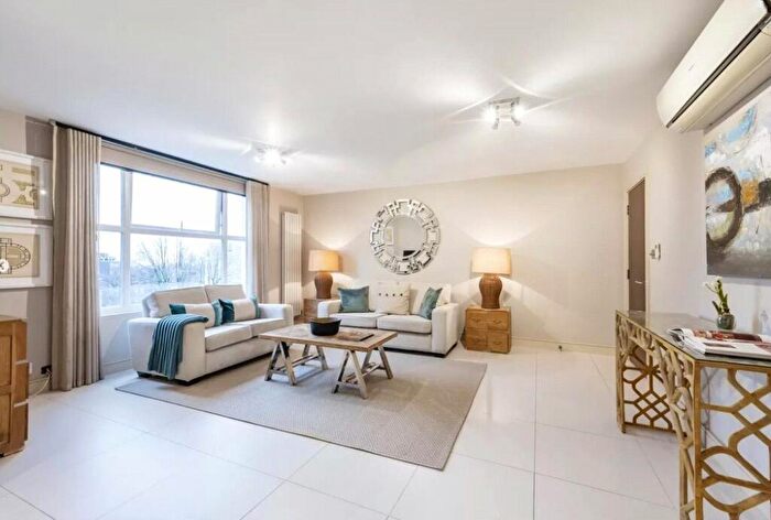 3 Bedroom Apartment To Rent In St. Johns Wood Park, London, NW8