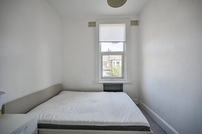 2 Bedroom Maisonette To Rent In Francis Road, Leyton, London, E10