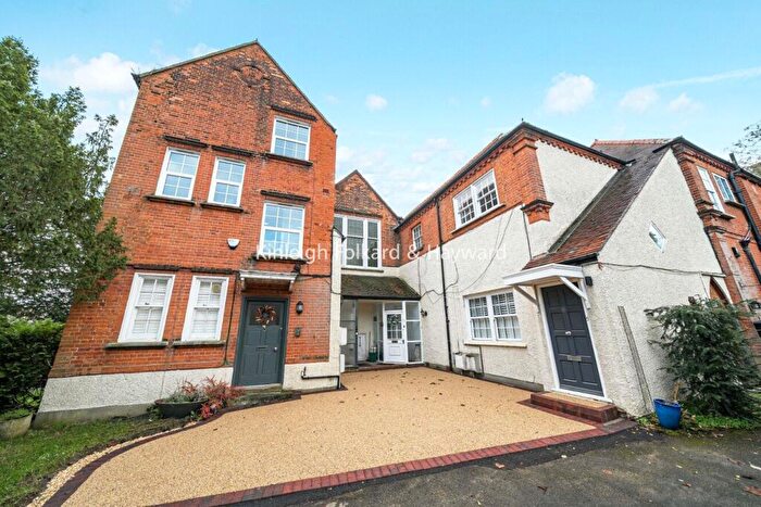 2 Bedroom Flat For Sale In Manor Park, Chislehurst, Kent, BR7