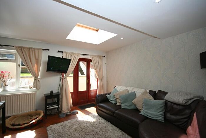 2 Bedroom Flat To Rent In Beverley Gardens, Wembley, HA9