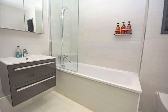1 Bedroom Flat To Rent In The Hyde, London, NW9