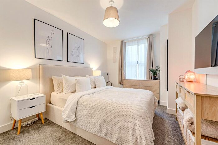 1 Bedroom Flat For Sale In Romany Road, Worthing, West Sussex, BN13