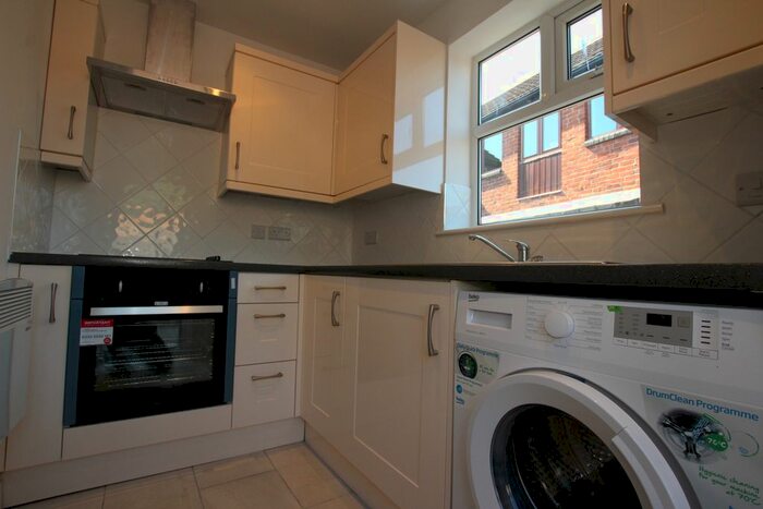 Studio To Rent In Radcliffe Road, West Bridgford, Nottingham, NG2