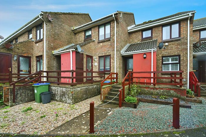 1 Bedroom Flat For Sale In St. Martins Crescent, South Heighton, Newhaven, East Sussex, BN9