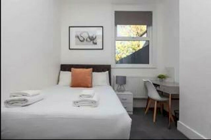 1 Bedroom Flat To Rent In Soames Street, SE15