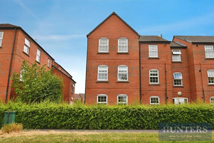 2 Bedroom Flat For Sale In Lock Keeper Close, Wigston, LE18
