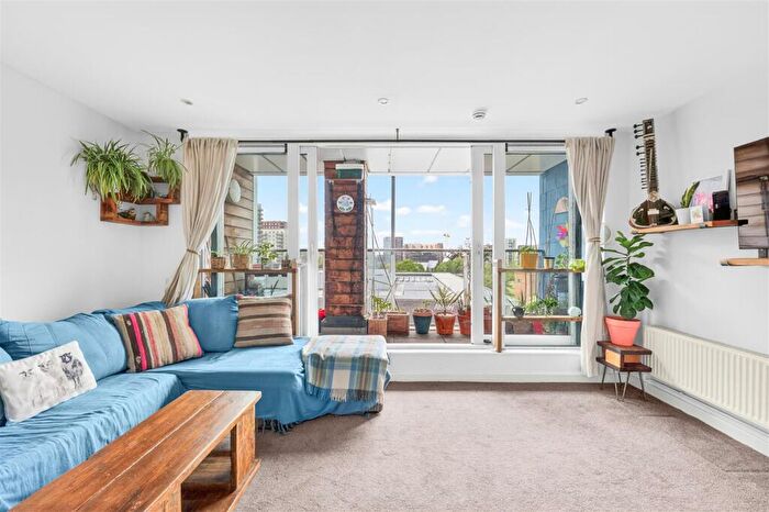 2 Bedroom Flat For Sale In Wellington Court, Axe Street, IG11