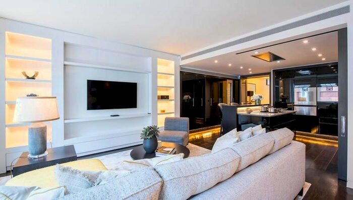 2 Bedroom Flat To Rent In Duke Street, Mayfair, London, W1K