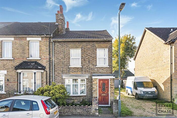 2 Bedroom End Of Terrace House For Sale In Eleanor Road, Waltham Cross, EN8
