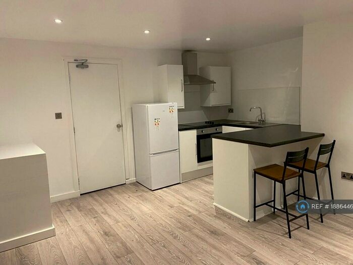 1 Bedroom Flat To Rent In Blackmoorfoot Road, Huddersfield, HD4