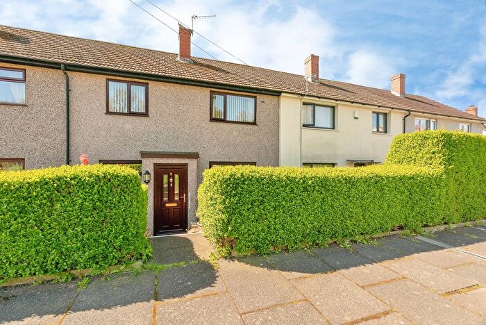 3 Bedroom Terraced House For Sale In Deerstone Avenue, Burnley, Lancashire, BB10
