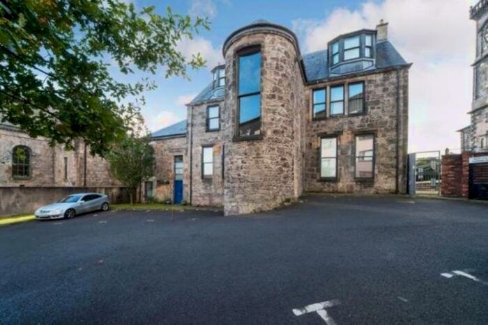 1 Bedroom Flat To Rent In Unfurnished Bed With Parking @ Oakshaw St East, PA1