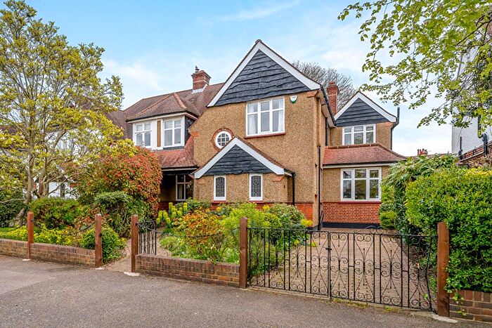 4 Bedroom Semi-Detached House For Sale In Burbage Road, Dulwich, SE21