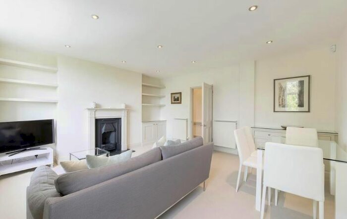 2 Bedroom Flat To Rent In Baker Street, Marylebone, London NW1