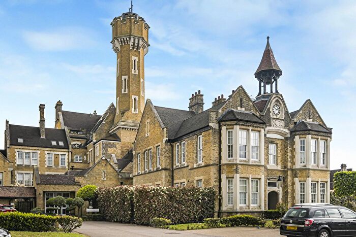 2 Bedroom Flat For Sale In Bunstone Hall, Chapel Drive, Dartford, DA2