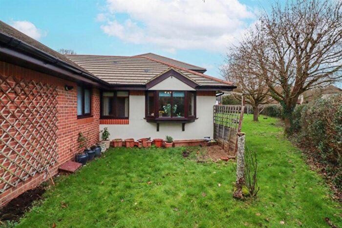 1 Bedroom Bungalow For Sale In Brandon Road, Church Crookham, Fleet, GU52