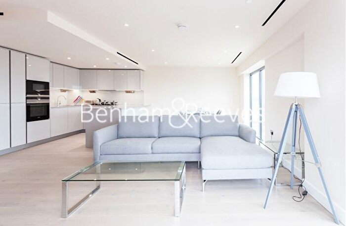 2 Bedroom Flat To Rent In Beaufort Square, Edgware, NW9