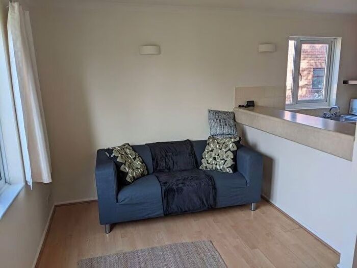 1 Bedroom Flat To Rent In Alders Close, London, E11