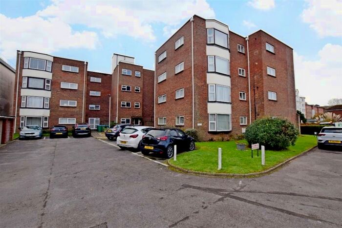 1 Bedroom Flat To Rent In Kings Court, The Esplanade, Bognor Regis, PO21