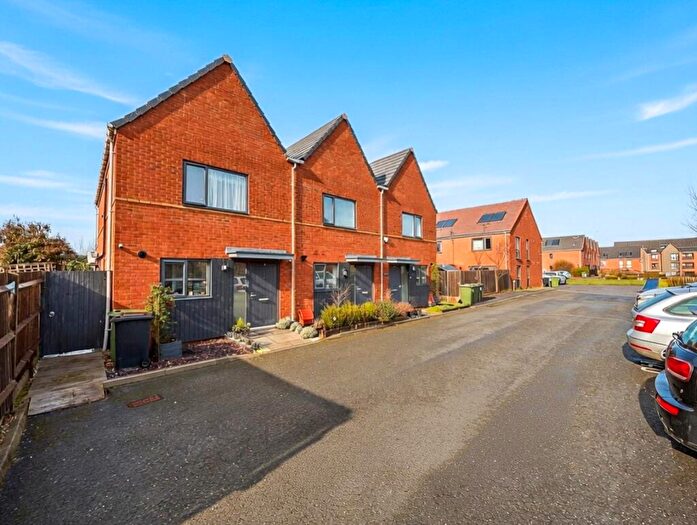 2 Bedroom End Of Terrace House For Sale In Empire Walk, Bordon, Hampshire, GU35