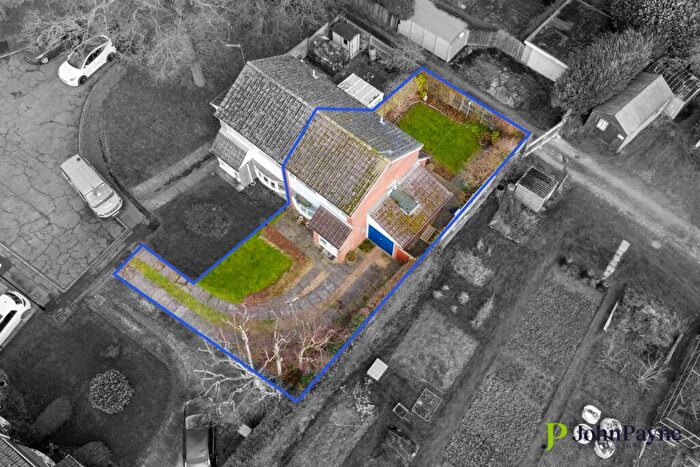 2 Bedroom Semi-Detached House For Sale In Grendon Close, Tile Hill, Coventry, CV4