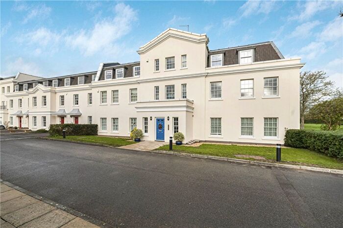 2 Bedroom Flat For Sale In Ford Road, Tortington, Arundel, West Sussex, BN18