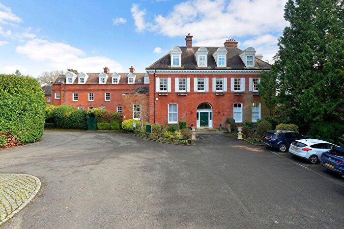 2 Bedroom Flat For Sale In Elmbridge Road, Cranleigh, GU6