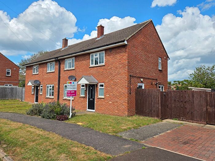 3 Bedroom Semi Detached House For Sale In Beech Avenue, Upper Marham, PE33