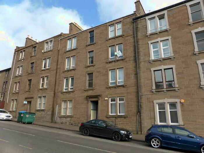 2 Bedroom Flat To Rent In Provost Road, Dundee, DD3