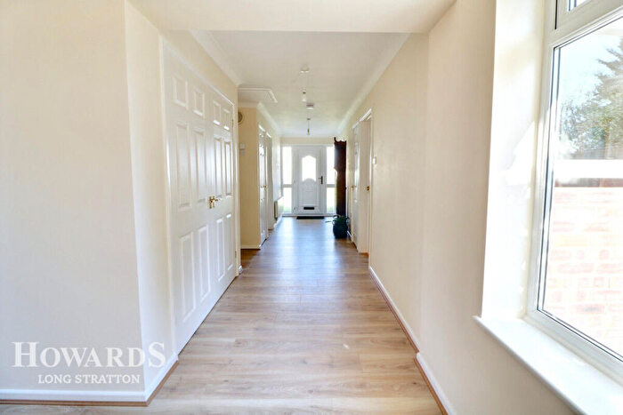 3 Bedroom Bungalow For Sale In Sneath Road, Aslacton, NR15