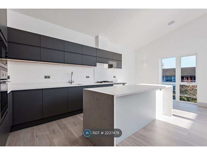 2 Bedroom Flat To Rent In Sensier House, Sutton, SM2