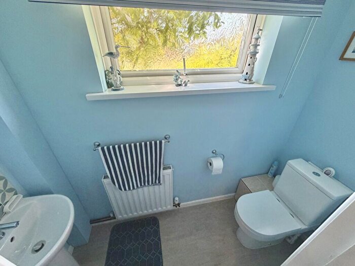 3 Bedroom Detached House For Sale In Sandford Way, Broadstone, BH18 - Photo 11