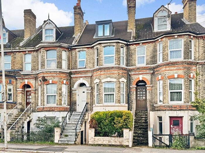2 Bedroom Maisonette For Sale In Foord Road, Folkestone, Kent, CT20