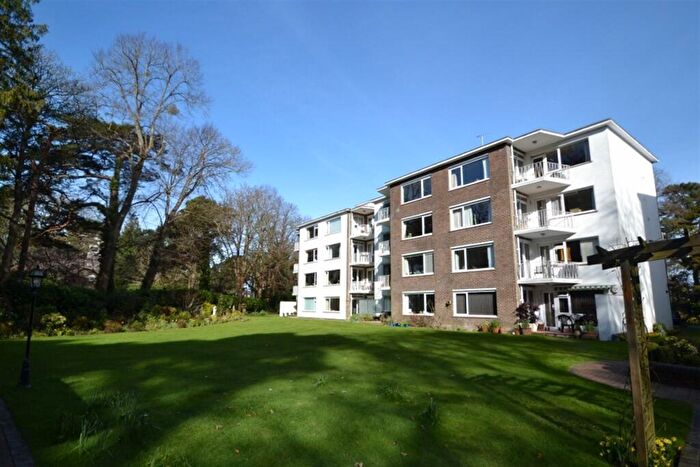 2 Bedroom Flat To Rent In Poole, BH13