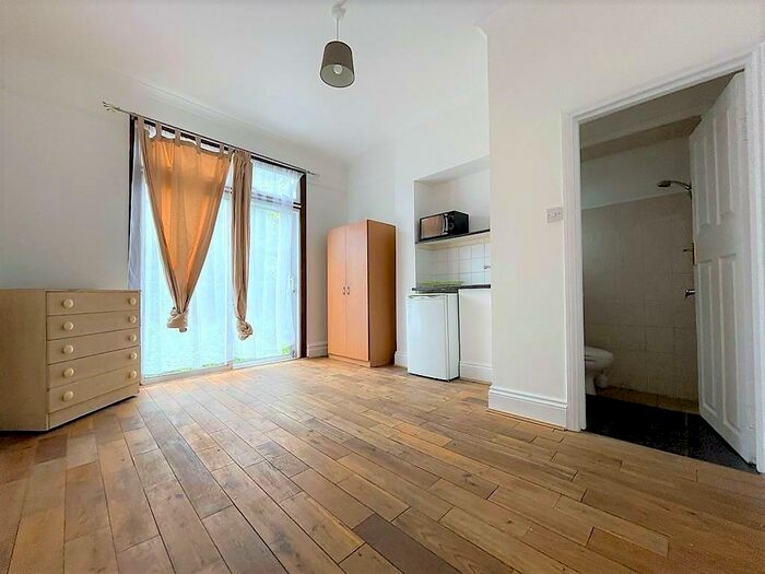 Studio To Rent In Nova Road, , Croydon, CR0