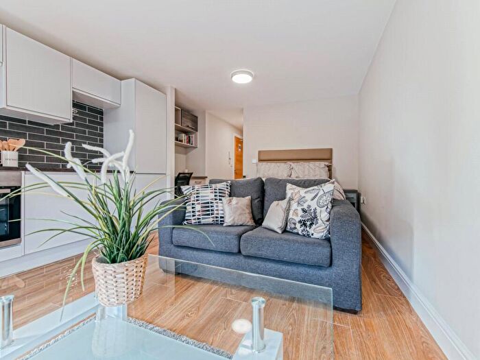 Apartment To Rent In Apt, St Paul's #, LS1