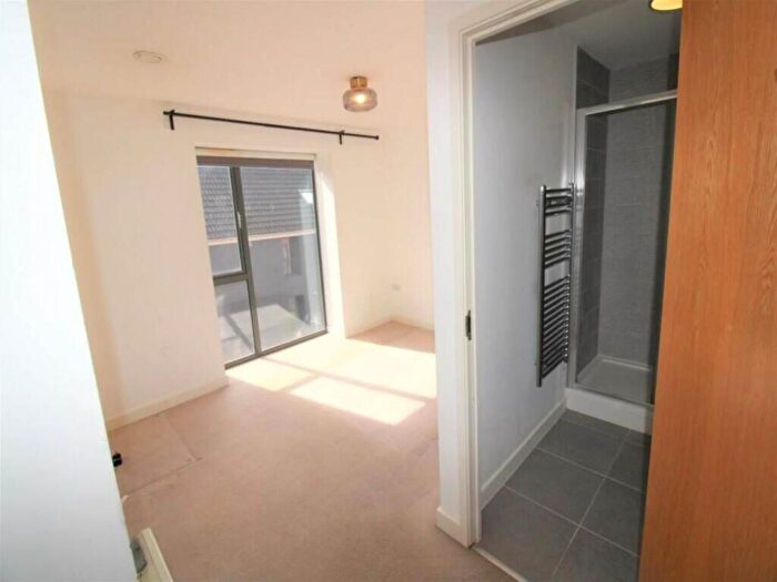 2 Bedroom Flat To Rent In Braggs Lane, Old Market, Bristol, BS2