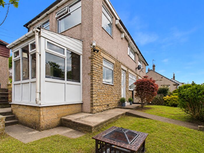 3 Bedroom Semi-Detached House For Sale In Long Lane Wheatley, Wheatley, Halifax, West Yorkshire, HX3