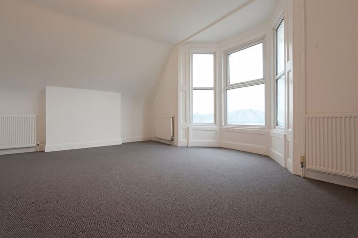 3 Bedroom Flat To Rent In Myddleton Road, Bounds Green, N22