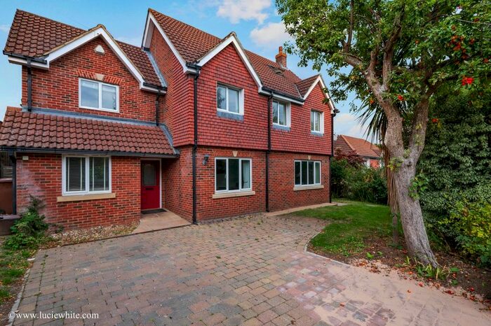 5 Bedroom Detached House To Rent In Castle Way, London, SW19