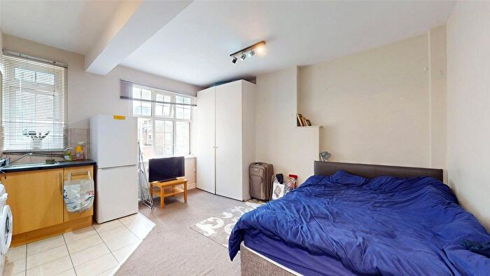 1 Bedroom Flat For Sale In Cambridge Court, Sussex Gardens, London, W2