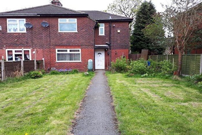 4 Bedroom Semi-Detached House To Rent In Thelwall Avenue, Manchester, M14