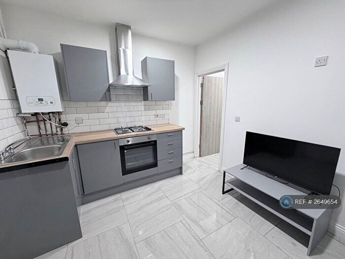 1 Bedroom Flat To Rent In Whitchurch Rd, Cardiff, CF14