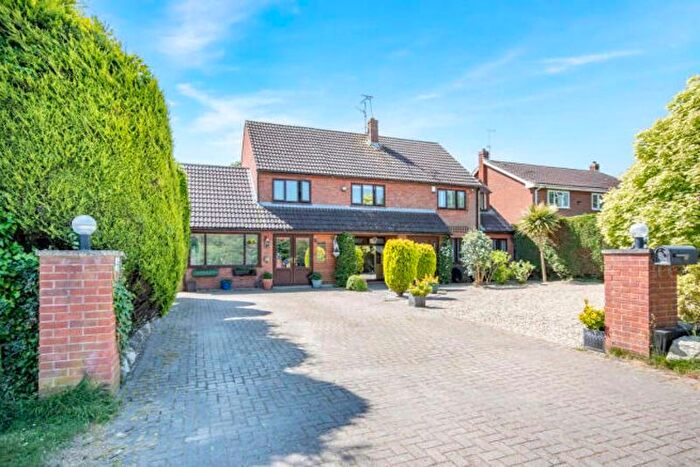 4 Bedroom Detached House For Sale In Lincoln Road, East Markham, NG22