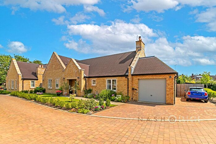 3 Bedroom Detached Bungalow For Sale In Green Lane, Silverstone, NN12