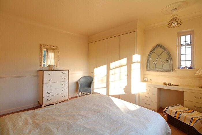 4 Bedroom Detached House For Sale In Bridgnorth Road, Stourton, DY7